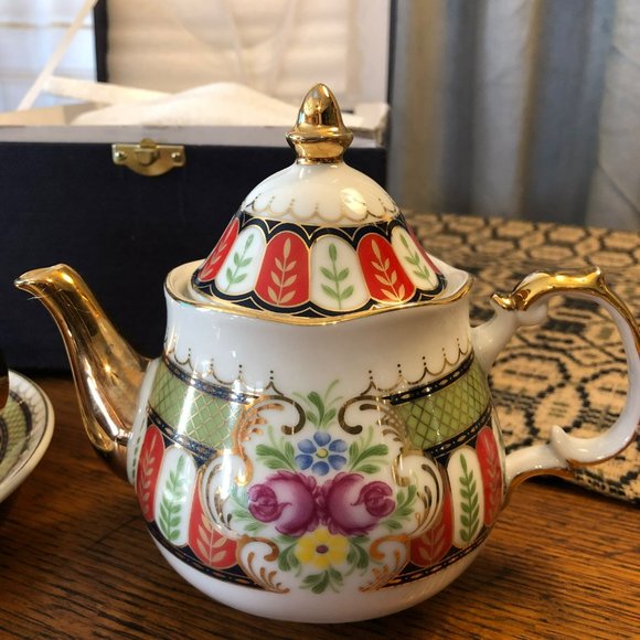 Sorelle Fine Porcelain Art Demitasse Tea Set In Box - Picture 8 of 9